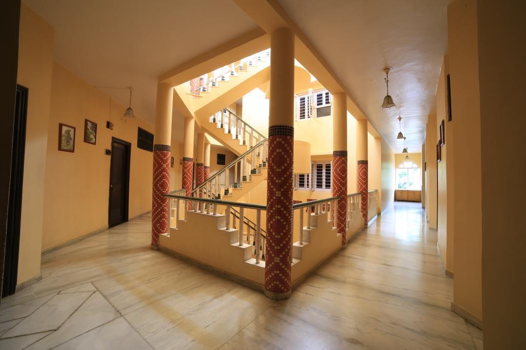 Hotel Maganji'S Abu Zewnętrze zdjęcie