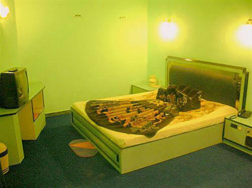 Hotel Maganji'S Abu Zewnętrze zdjęcie